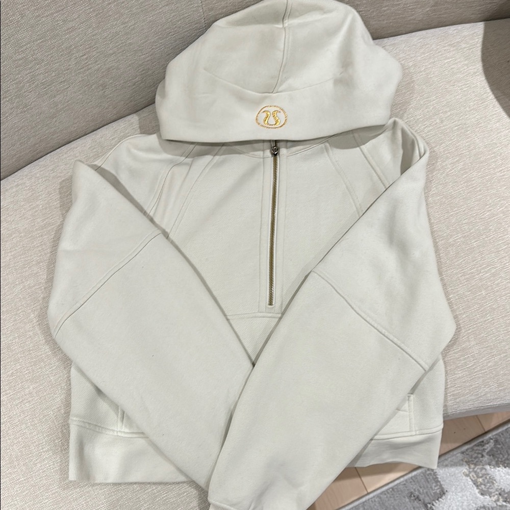 Lululemon Scuba Oversized
Half Zip Hoodie